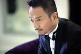 王珞丹张涵予擦爱火戏中上演萝莉爱大叔
