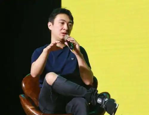 王思聪真是神预言,早年讽刺汪小菲装富二代,暗示大s嫁个伪豪门
