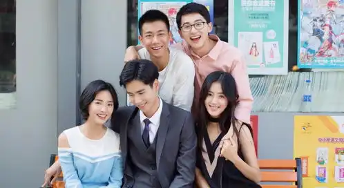 剧中她是沈月的学霸闺蜜,穿衬衫配绿色背心,清新甜美不输沈月
