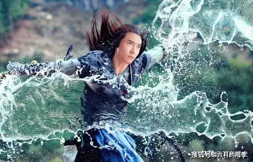 金庸笔下有一漏洞,萧峰实战无败绩,却被金庸归类为最三流的武者
