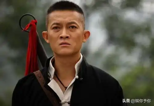 明明演技不行,却被吹成老戏骨,这7位演员,演什么都一个样