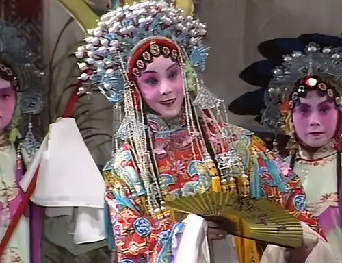 87红楼梦十位女演员的铜钱头,最美还是张静林,目若秋水