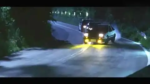 头文字dae86在秋名山漂移,配上周董的音乐,超劲爆