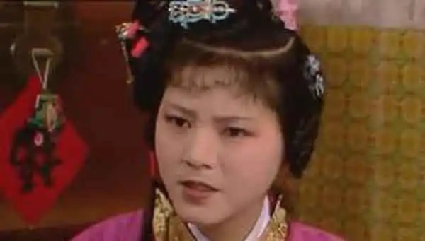红楼梦中宝玉赠帕黛玉,为何会怕袭人
