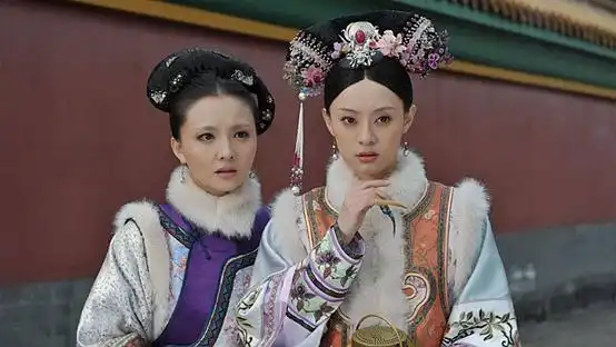 谭松韵10年前甄嬛传就是娃娃脸甄嬛传10经典配角时装对比照,剪秋姑姑也太美