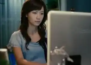 杜拉拉升职记电影里王伟和杜拉拉吵架后杜拉拉在家里的电脑前穿的黑色丝带蓝色的雪纺衫什么牌子的哪有卖的
