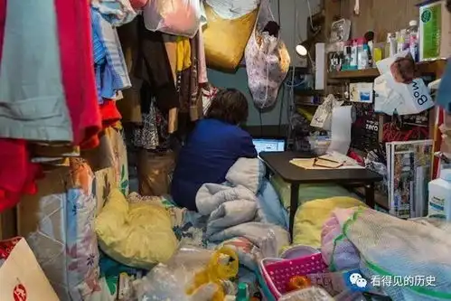 寸土寸金的日本东京诞生了胶囊旅馆受到不少上班族的青睐
