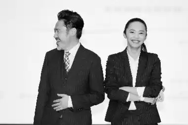 电视剧离婚律师探班吴秀波姚晨戏外斗嘴再叫我波叔就叫你老姚