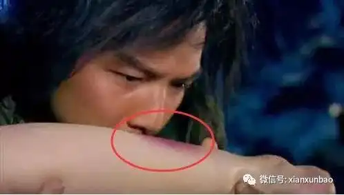 看一次笑一次的穿帮赵丽颖的小胡子还能贴的在假一点吗

