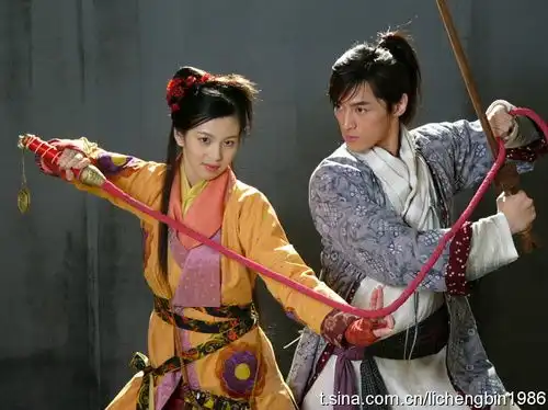 2004年的古董图...仙剑花絮,胡歌刘亦菲和刘品言版...