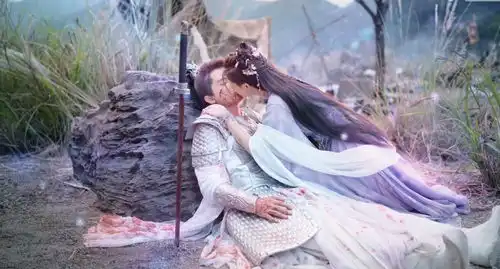 冲着白鹿看长月烬明,却被罗云熙侍女惊艳到,双麻花辫好美
