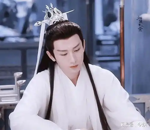 盘点仙侠剧的白衣男神陈星旭像权臣,肖战清冷,成毅罗云熙真仙