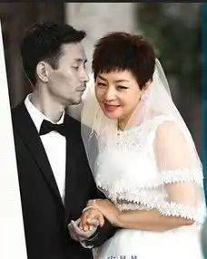 宋丹丹与生命垂危母亲四手紧握画面感人