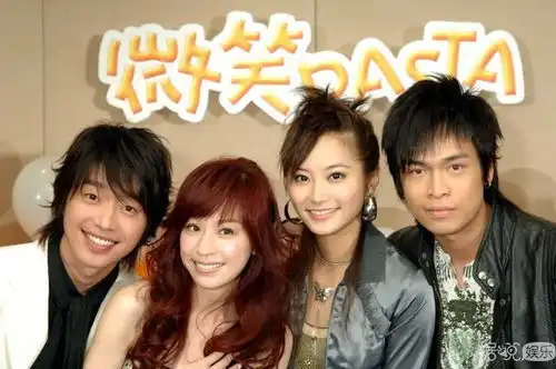 万万没想到当年王子变青蛙里饰演陈乔恩情敌范芸熙的赵小侨居然和他结婚了
