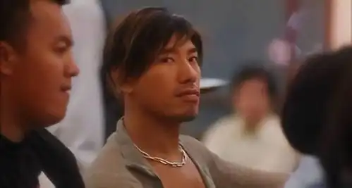 横扫香港乌鸦哥手下兄弟跟着乌鸦混,三天饿九顿