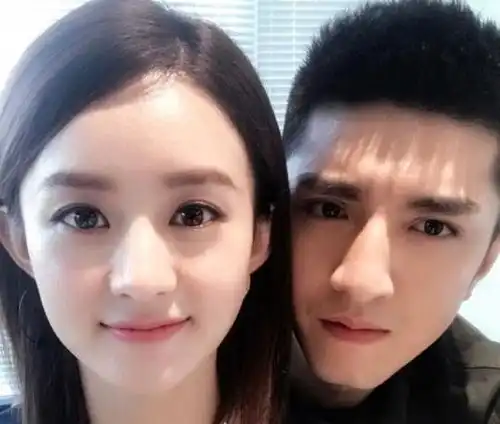 赵丽颖捧新人的程度不输杨幂啊,拍广告都带着旗下艺人
