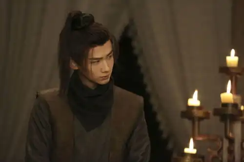 顾南衣闵海之行继续中今晚的守护由顾骑士上演
