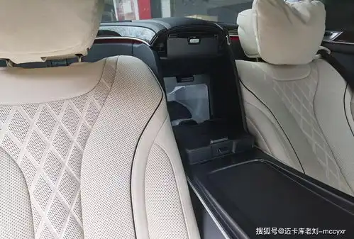 千里而来只为心中所爱20款迈巴赫s450升级大柏林之声音响顶棚翻毛皮
