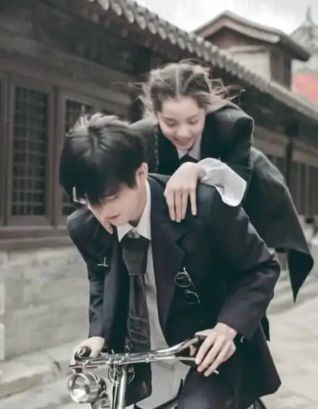 女星校服造型大赏,赵丽颖杨紫热巴杨幂刘亦菲等班花,你选谁