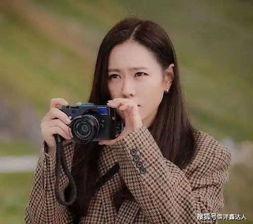 杨紫与杨幂撞衫好尴尬,这件格子装竟这么抢手,然而谁也比不过她
