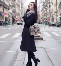 马苏曝街拍照轻熟look尽显法式浪漫
