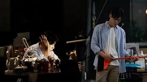 2020最美表演不眠夜剧照王子异扮演加班社畜