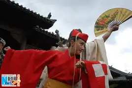 龙门镖局李倩红衣扮东方不败英气十足