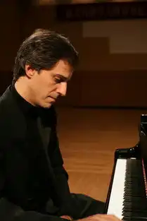 意大利著名钢琴家乔万尼维塔莱蒂,聆听令人心醉的音乐
