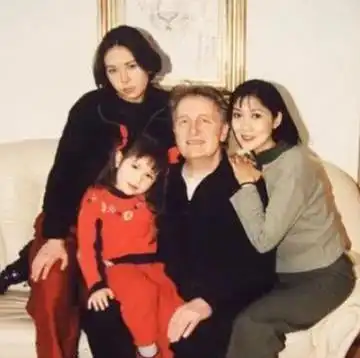 狂飙的她曾被誉为第一美人,初恋张铁林,为嫁老外与家人决裂