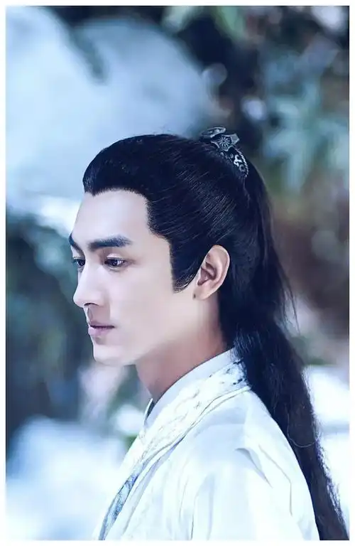 说到剑眉的目录,你第一次想到谁
