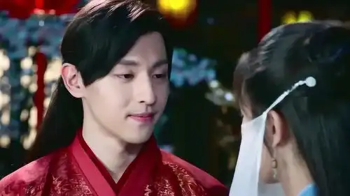 锦觅居然沦陷在了旭凤宠溺的笑容里,两人简直配一脸