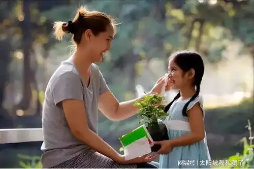 我养继女20年,结婚那天她生母不让我坐主位,女儿的做法令我感动