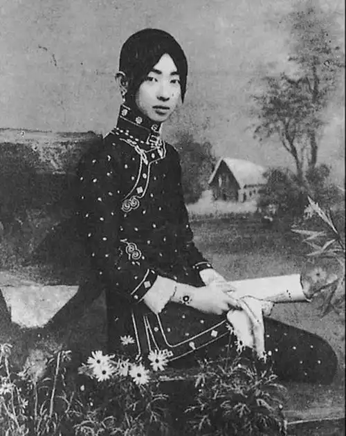 被梅兰芳骗婚,心高气傲的冬皇孟小冬,为何嫁62岁杜月笙