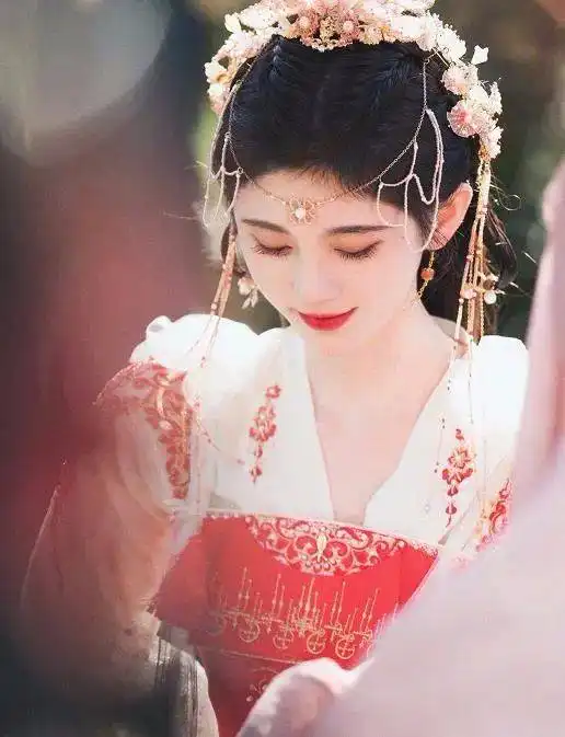 凭一张工作照引发全网热议令鞠婧祎难以割舍的半永久妆容究竟有何魅力