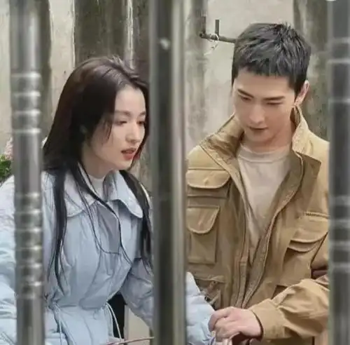 大瓜曝杨洋和王楚然在马尔代夫热吻,王楚然看到中国人立刻就跑
