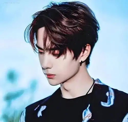 魏若来借王一博的肉胎吸粉
