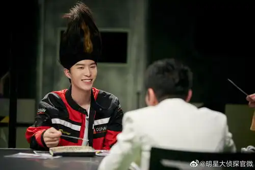 首席发型专家范车车引领x学校潮流男人要想混得好,头发就要往后倒