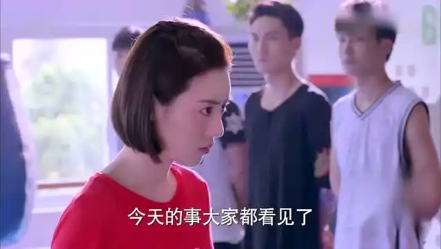 甜蜜暴击骆冠言在社团的威信受到挑衅,何小枫故意使坏
