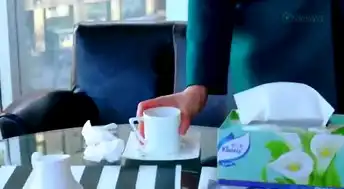 离婚律师曝杀青剧照演绎舌尖上的情感婚姻