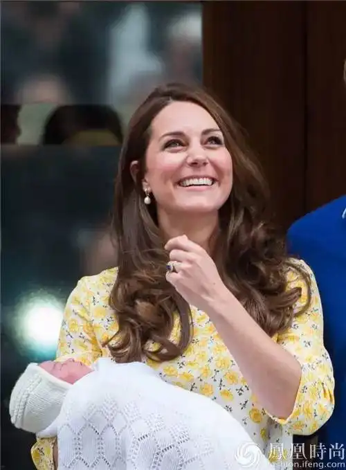 jusmithxirisgarden戴珍珠耳环的少女