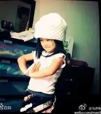 曝马伊琍新春生二胎文章携女香港游玩心情大好

