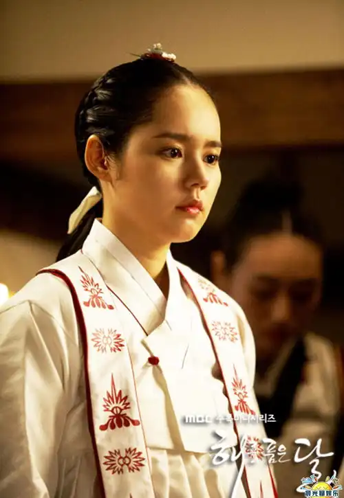 韩十大美女宋慧乔全智贤李英爱全上榜,平均年龄40岁
