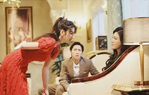 结婚两年和平分手,她曾出演回家的诱惑,还助演了演员2
