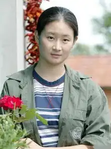 因乡村爱情被赵本山捧红,4次登春晚舞台,如今35岁火到国外
