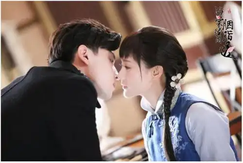 邓伦新剧再曝甜蜜剧照,热巴杨紫之后,李一桐这次也沦陷了
