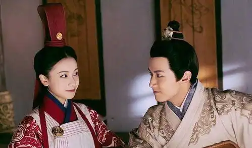 皓镧传大结局,小春结局不明朗,与白仲对视眼神有戏
