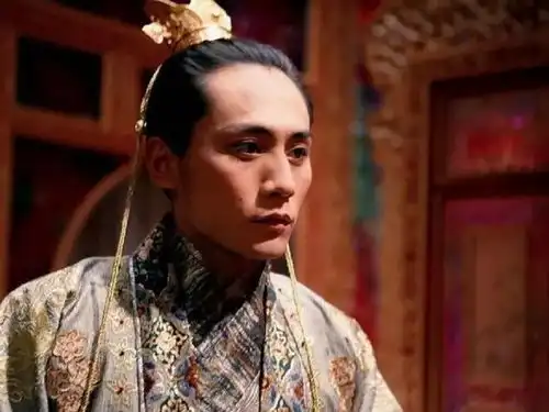 身心满城尽带黄金甲被扭曲的人性疯狂