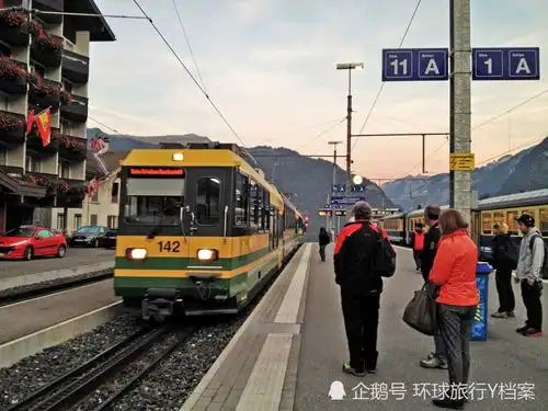 爱的迫降为何选在瑞士看了取景地因特拉肯你就明白了
