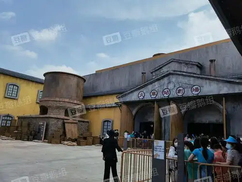 周末去了郑州的那个只有河南戏剧幻城,遇到牛气满满的哥...
