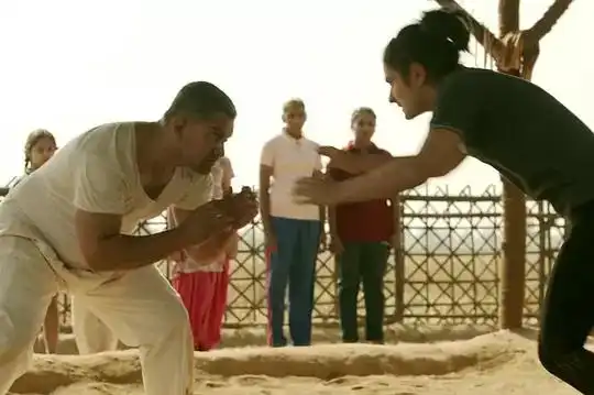 国产现实主义高光,我不是药神票房超摔跤吧爸爸,徐峥宁浩牛了
